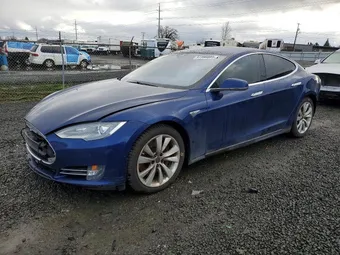 2015 Tesla Model S 5YJSA1S22FF081846