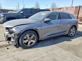 2019 Audi e-tron WA1LAAGE4KB023591