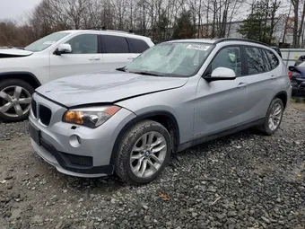 2015 BMW X1 WBAVL1C52FVY40512