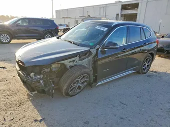 2017 BMW X1 WBXHT3C32H5F72192