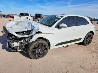2015 Porsche Macan WP1AF2A51FLB94357