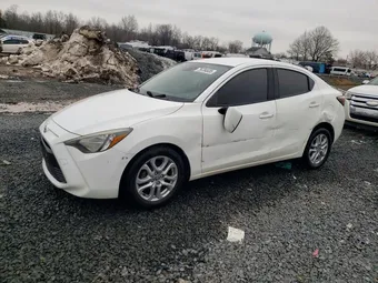 2017 Toyota Yaris 3MYDLBYV2HY175583