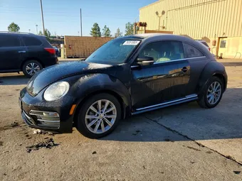 2019 Volkswagen Beetle 3VWJD7AT1KM719605