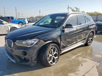 2018 BMW X1 WBXHT3C39J5L27103