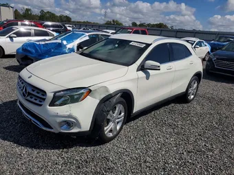 2018 Mercedes-Benz GLA-Class WDCTG4EBXJJ371389