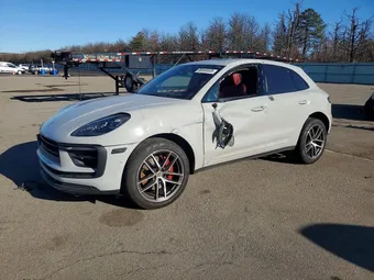 2022 Porsche Macan WP1AG2A50NLB23128
