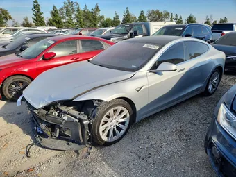 2018 Tesla Model S 5YJSA1E28JF245489