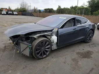 2016 Tesla Model S 5YJSA1E25GF150526