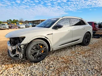 2022 Audi e-tron WA1VABGE6NB033459