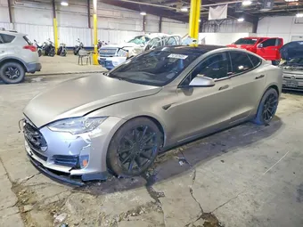 2015 Tesla Model S 5YJSA1E24FF116589