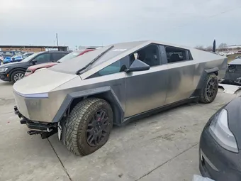 2024 Tesla Cybertruck 7G2CEHED7RA011336