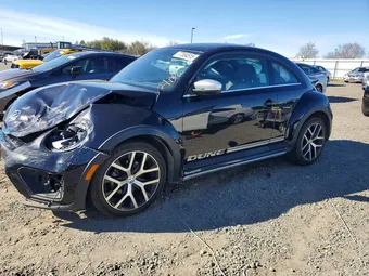 2018 Volkswagen Beetle 3VWSD7AT4JM703627
