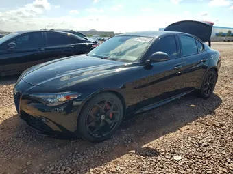 2019 Alfa Romeo ZARFAMAN8K7620054