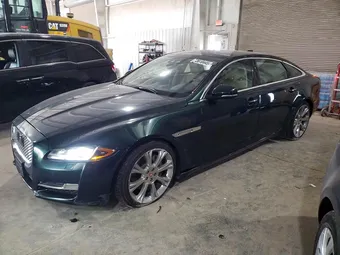2018 Jaguar XJ-Series SAJWJ2GDXJ8W13615