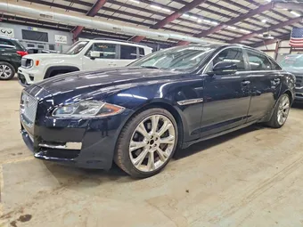 2016 Jaguar XJ-Series SAJWJ2GD1G8V92341
