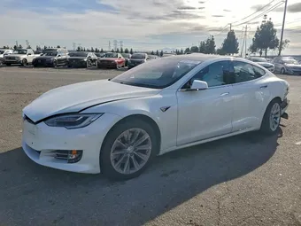 2018 Tesla Model S 5YJSA1E20JF272766