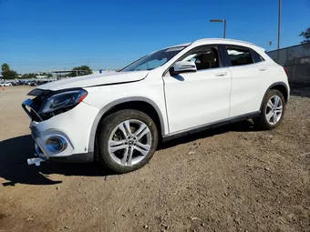 2020 Mercedes-Benz GLA-Class W1NTG4EB1LU040717