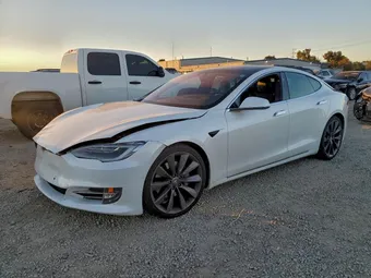2018 Tesla Model S 5YJSA1E26JF261495