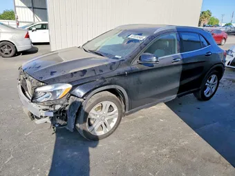 2017 Mercedes-Benz GLA-Class WDCTG4EB5HJ303804