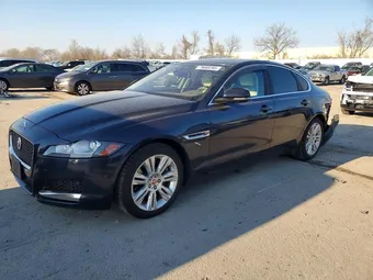 2018 Jaguar XF SAJBJ4EV7JCY58083