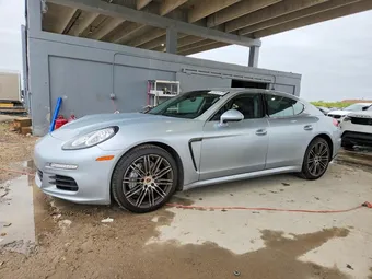 2016 Porsche Panamera WP0AB2A73GL050177