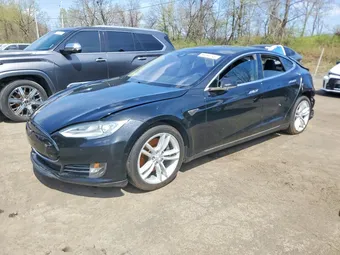 2015 Tesla Model S 5YJSA1E27FF119731