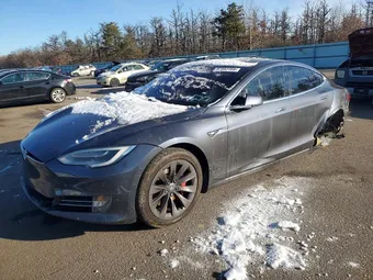 2019 Tesla Model S 5YJSA1E45KF332527