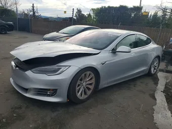 2018 Tesla Model S 5YJSA1E24JF246333