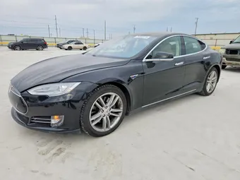 2015 Tesla Model S 5YJSA1H22FFP74830