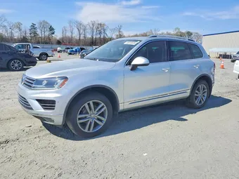 2016 Volkswagen Touareg WVGEF9BP7GD001843