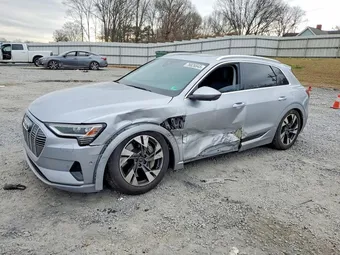 2022 Audi e-tron WA1LAAGE2NB033685