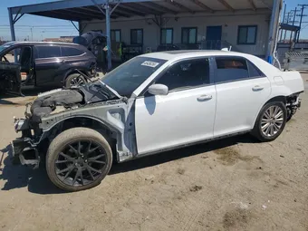 2018 Chrysler 300 2C3CCABG4JH266367