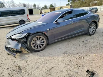 2018 Tesla Model S 5YJSA1E28JF297141