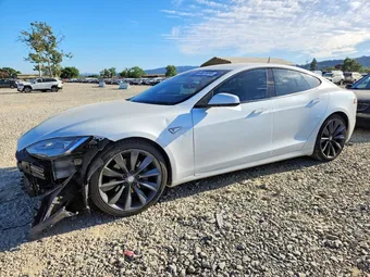 2015 Tesla Model S 5YJSA1E11FF115133