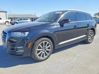 2018 Audi Q7 WA1VAAF78JD015556