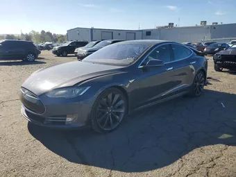 2016 Tesla Model S 5YJSA1E27GF132772