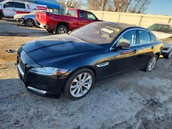2017 Jaguar XF SAJBJ4BN1HCY43481