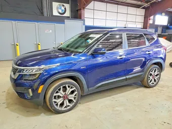 2021 Kia Seltos KNDETCA26M7051644