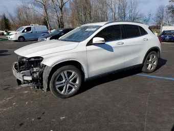 2019 Mercedes-Benz GLA-Class WDCTG4GB6KU004146