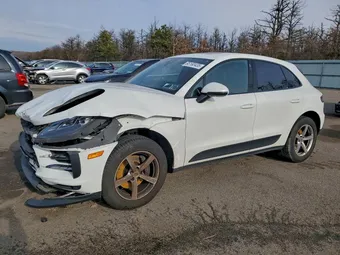 2020 Porsche Macan WP1AA2A57LLB06597