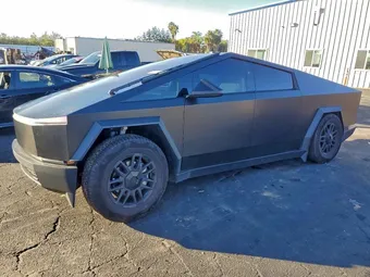 2025 Tesla Cybertruck 7G2CEHED2SA069408