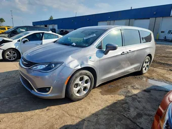 2017 Chrysler Pacifica Hybrid 2C4RC1H72HR500703