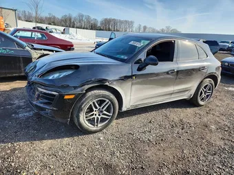 2018 Porsche Macan WP1AA2A59JLB13807