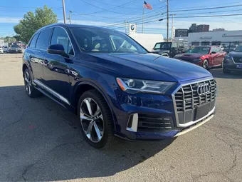 2021 Audi Q7 WA1LXAF72MD014929