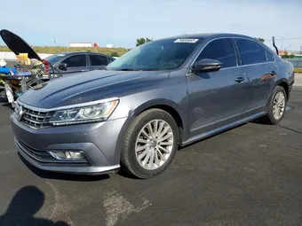 2017 Volkswagen Passat 1VWBT7A34HC028117
