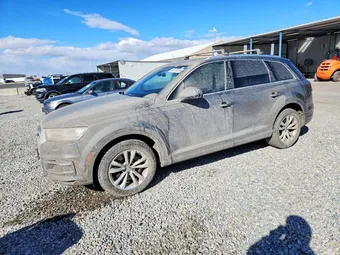 2018 Audi Q7 WA1LAAF79JD046323