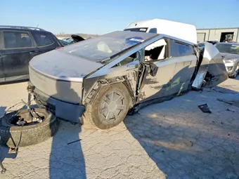 2025 Tesla Cybertruck 7G2CEHED1SA064295