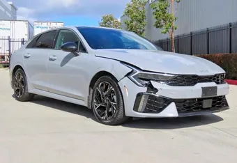 2025 Kia K5 KNAG64J7XS5395503