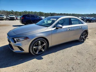 2019 Mercedes-Benz A-Class WDD3G4EB0KW000354