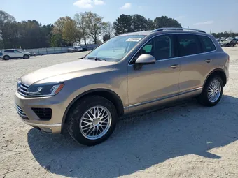 2017 Volkswagen Touareg WVGEF7BP6HD006733